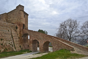 Fototapeta na wymiar Castello di Loretello, Arcevia, Italia