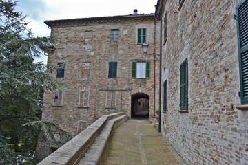 Castelli di Piticchio, Arcevia, Strade e Case