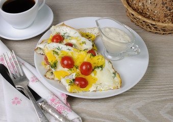 Scrambled eggs with tomatoes