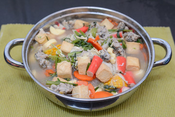 sukiyaki meat and vegatable with pork soup in pot
