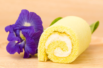 Roll cake with butterfly pea flower