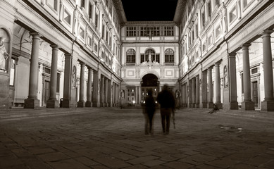 Uffizi by night