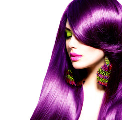 Beautiful brunette girl with healthy long purple hair © Subbotina Anna