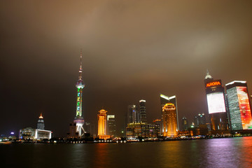 Fototapeta na wymiar Shanghai Old Town At Night