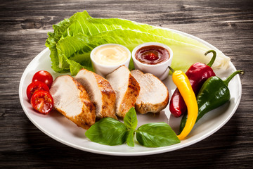 Roast chicken fillet and vegetables