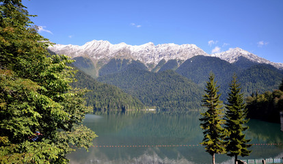 Fototapeta na wymiar View of the mountain lake Rizza, Abkhazia