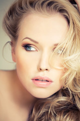 Naklejka premium Blond Beautiful Woman