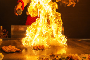 roasting teppanyaki - 77300381