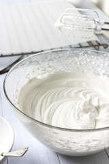 beaten eggs white