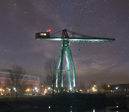 Rickmers Kran bei Nacht