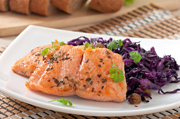 Fried salmon with red cabbage Irish