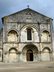 Fototapeta premium Charente-Maritime - Saintes - Eglise abbatiale Ste-Marie