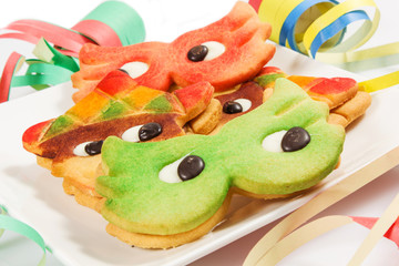 biscotti colorati per carnevale