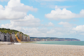 Cliffs and beach in Dieppe - obrazy, fototapety, plakaty