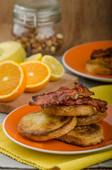 French toast with bacon and fresh juice