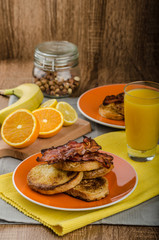 French toast with bacon and fresh juice