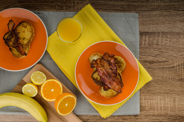 French toast with bacon and fresh juice