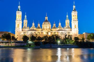 Fototapeta na wymiar Zaragoza Basilica Spain