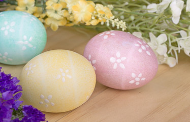 Obraz premium Three Colored Easter Eggs