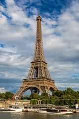 Fototapeta na wymiar Seine and Eiffel tower in Paris