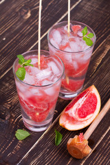 Grapefruit and Mint Mojito