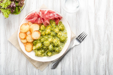 Rosenkohl mit Bratkartoffeln