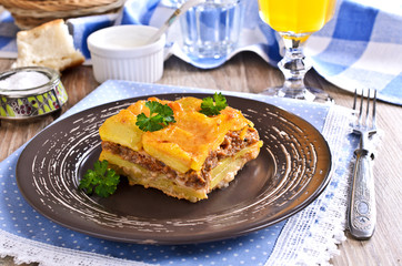 Graten potatoes and minced meat