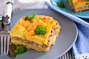 Graten potatoes and minced meat