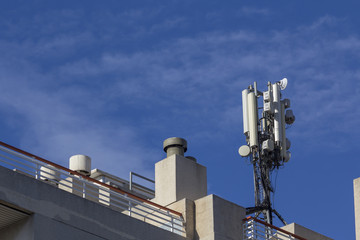 Mobile antenna in a building