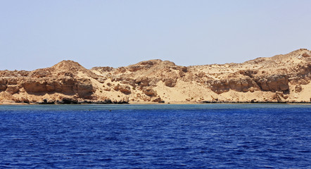 Fototapeta na wymiar Red sea seashore on Ras Mohamed territory