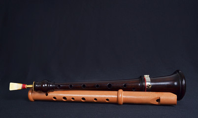 Fototapeta premium Dulzaina y flabiol instrumentos musicles tradicionales