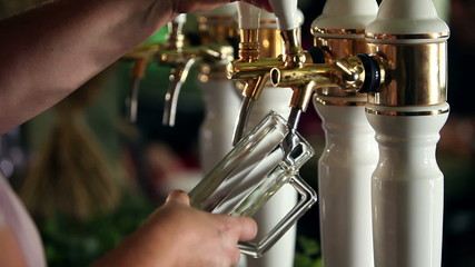 Weighin hops in an old fashioned way - Powered by Adobe