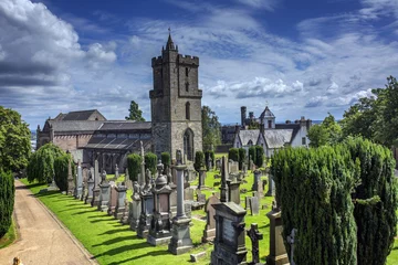 Lichtdoorlatende gordijnen Artistiek monument Old church in Scottish Graveyard
