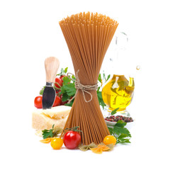 Fototapeta na wymiar wholegrain spaghetti, cherry tomatoes, olive oil and parmesan
