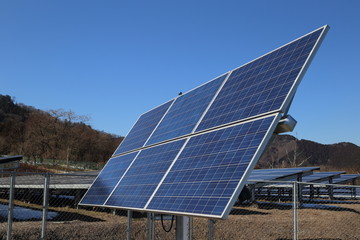 太陽光発電、追尾型ソーラーパネル