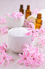 Obraz na płótnie Canvas Aromatic salt. Pink flowers of the hyacinth.