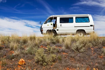 Selbstklebende Fototapeten Camper van on australian outback road © Federico Massa