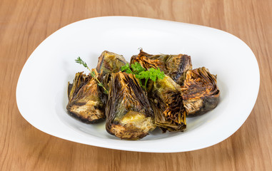 Grilled artishokes