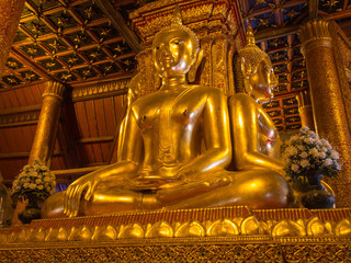 Main buddha golden statues in Wat Phu Mintr