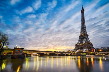 Tuinposter Zonsopgang bij de Eiffeltoren, Parijs © Mapics