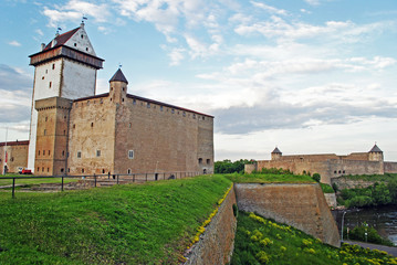 Fototapeta na wymiar Narva Castle and Ivangorod fortress