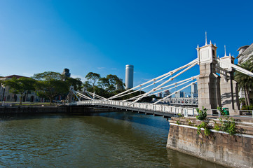 Fototapeta na wymiar Cavenagh Bridge, Singapore River