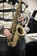 Naklejka premium play the saxophone