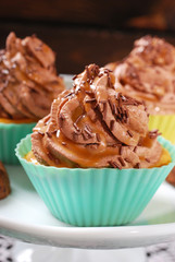 cupcakes with truffle cream and caramel
