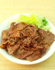 豚肉のしょうが焼き
