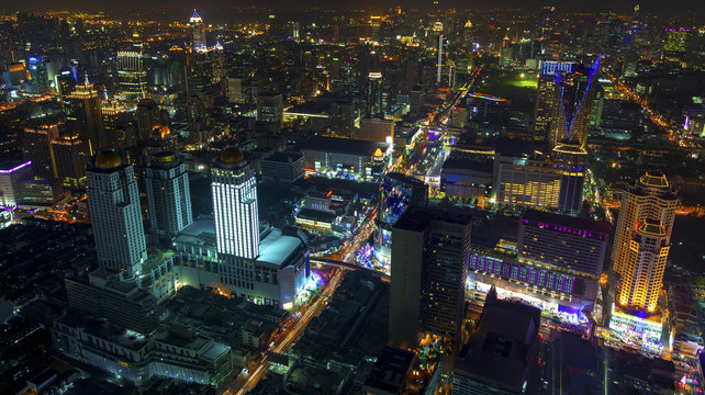 Bangkok at night © Zstock