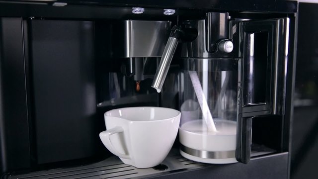Coffee machine makes hot coffee