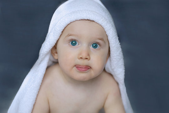 B&eacute;b&eacute; sort du bain
