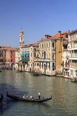 Fototapeta na wymiar Blick von der Rialto Brücke in Venedig