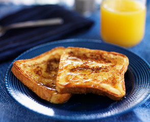 french toast with maple syrup